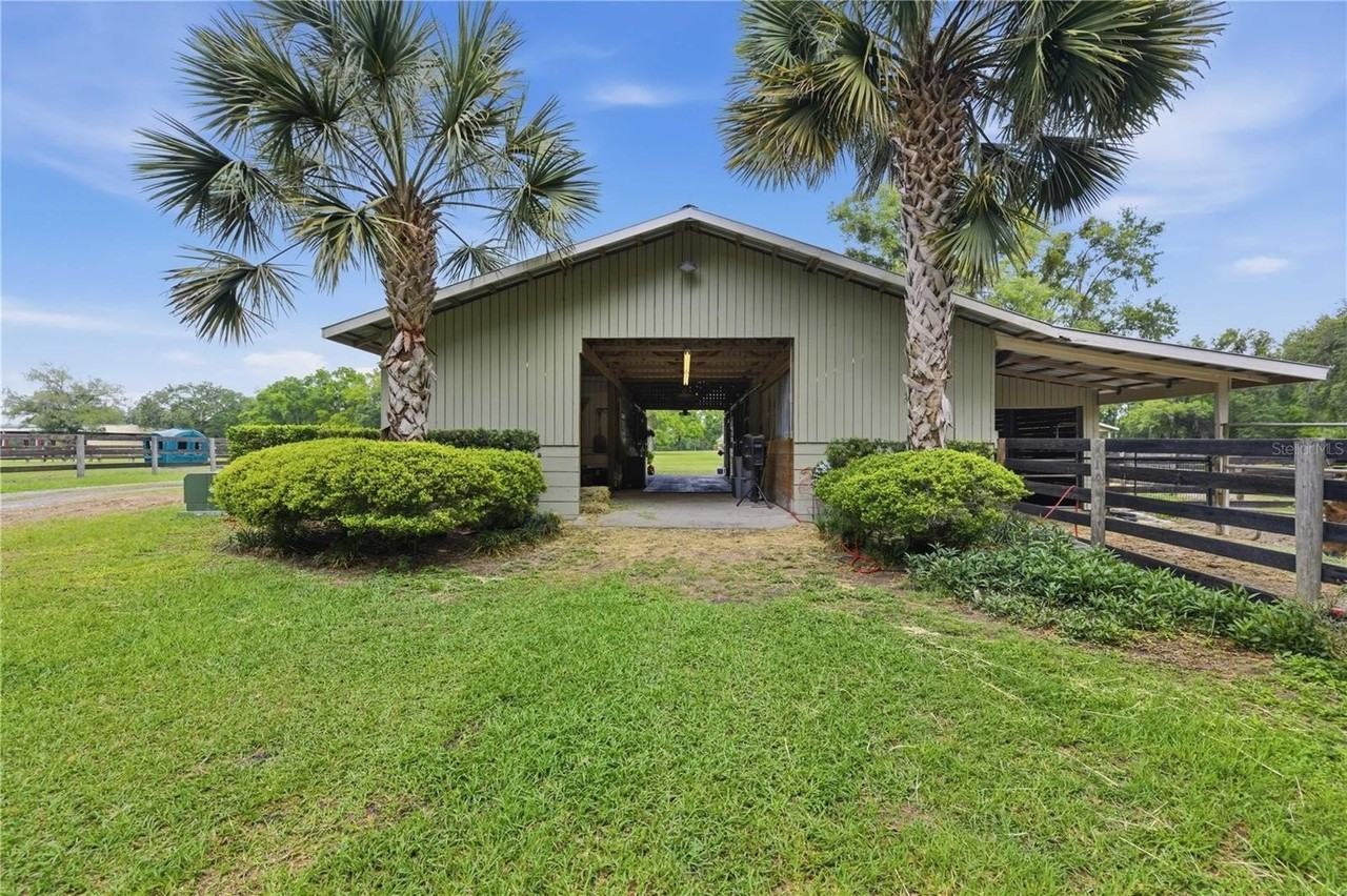 5999 Nw 90th Ave - Photo 3 of 35
