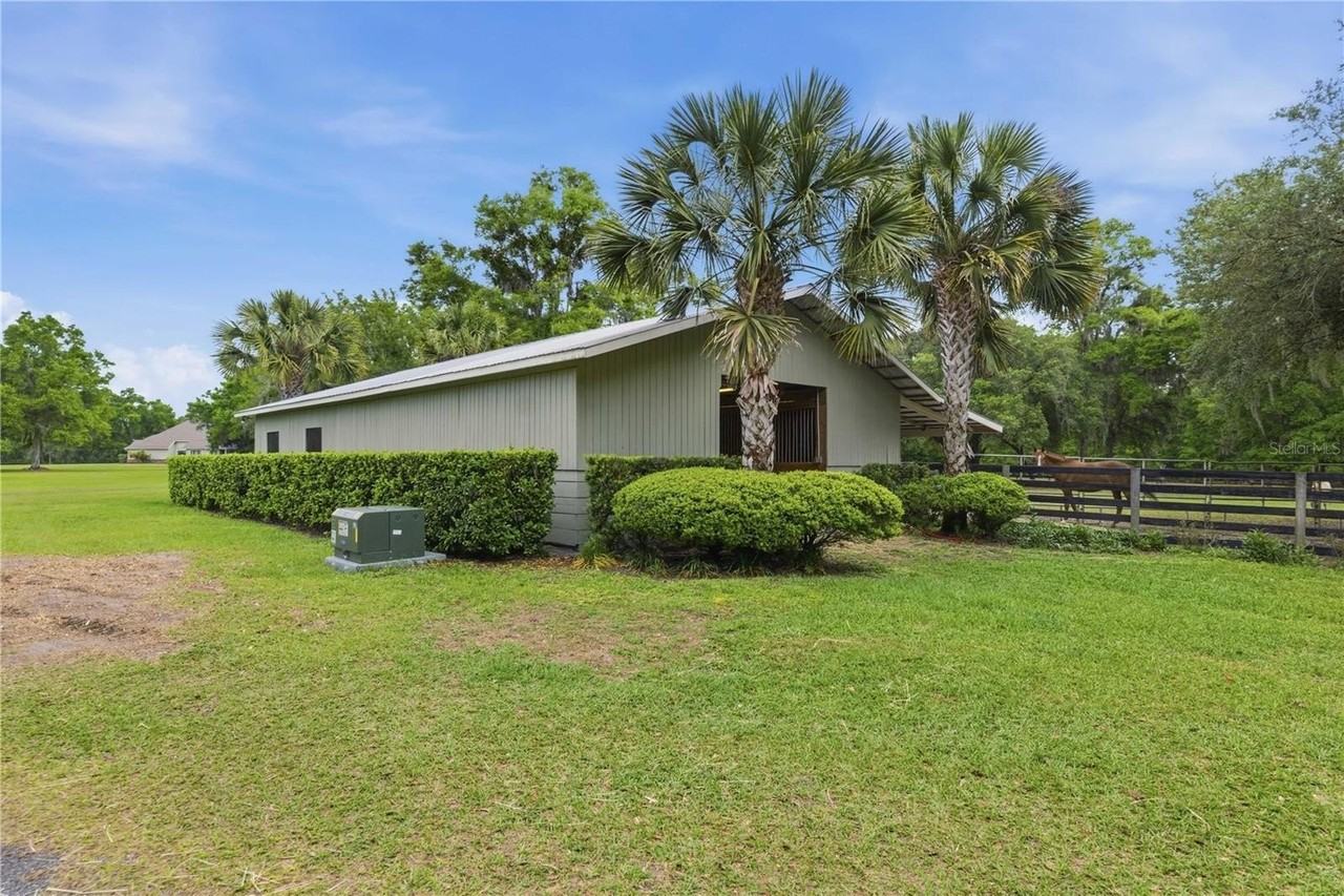 5999 Nw 90th Ave - Photo 4 of 35