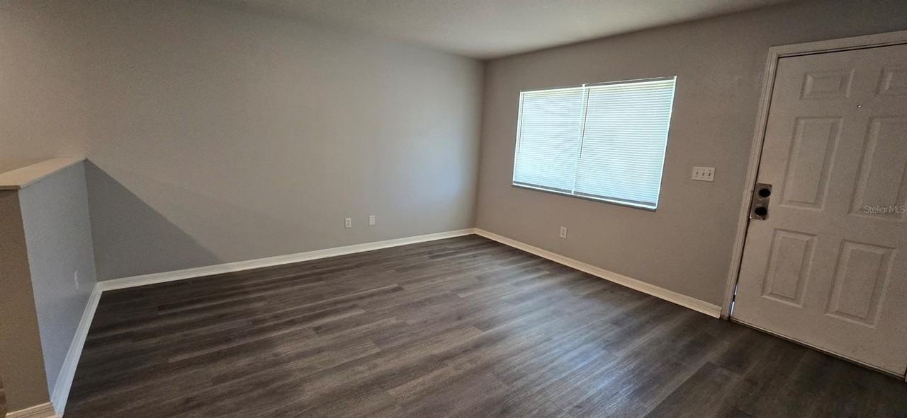 2911 Se 52nd Ave #4 - Photo 5 of 9