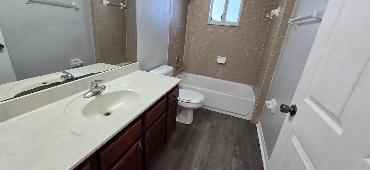2911 Se 52nd Ave #4 - Photo 6 of 9