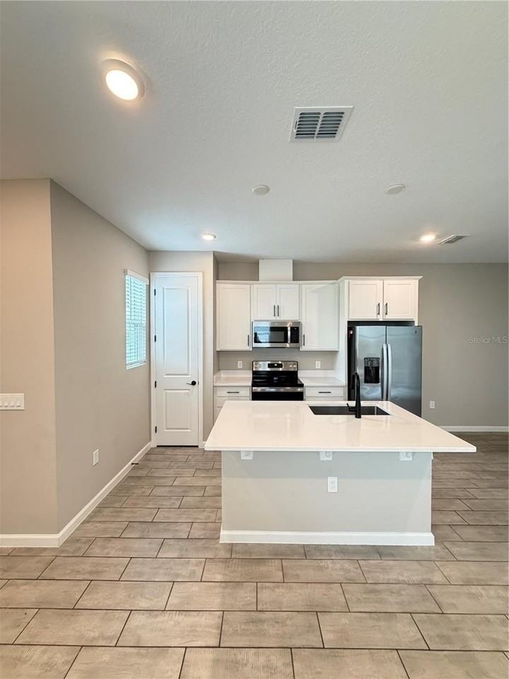 1449 Axel Graeson Ave - Photo 2 of 22