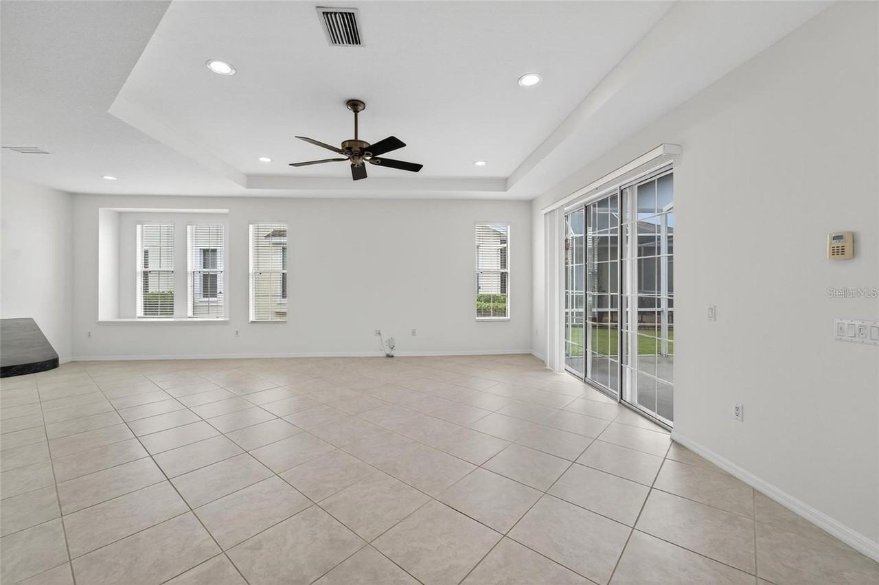209 Sela Cove Cir - Photo 4 of 49