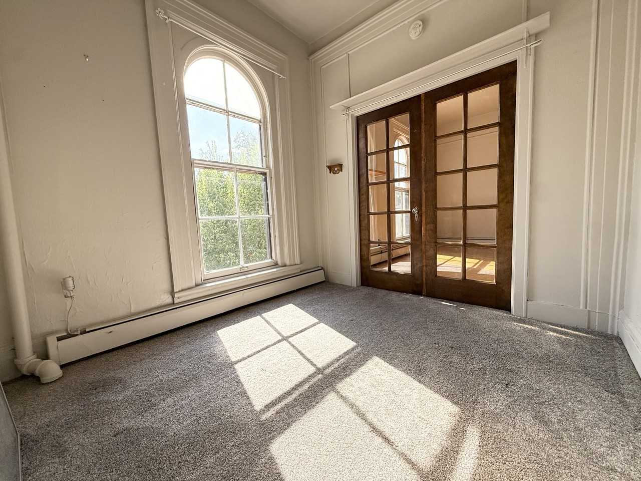 215 N Pinckney St #215-4 - Photo 4 of 17
