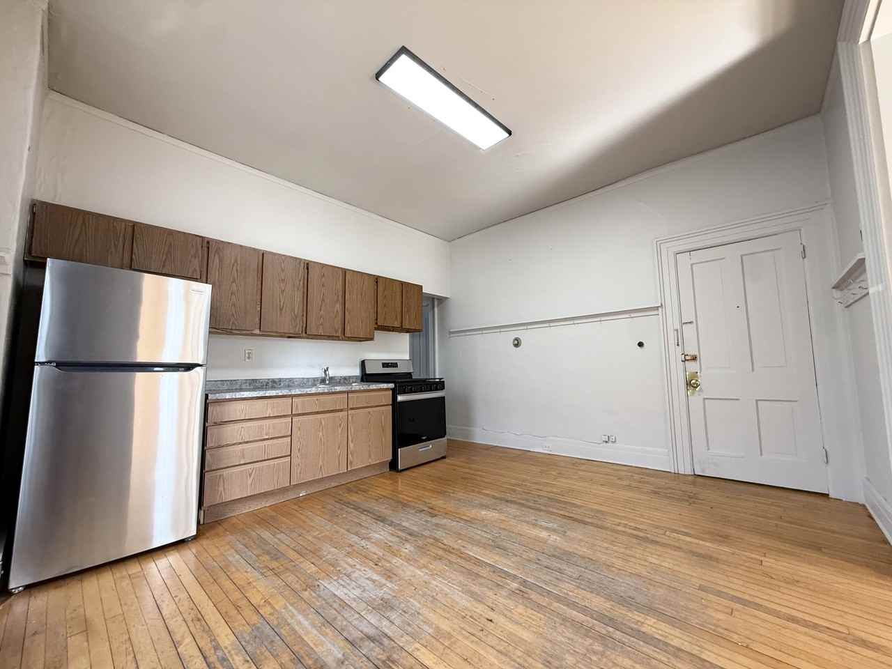 215 N Pinckney St #215-4 - Photo 6 of 17