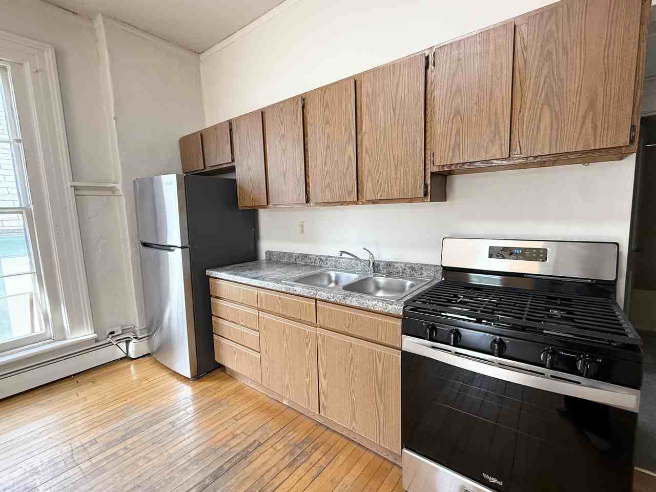 215 N Pinckney St #215-4 - Photo 7 of 17