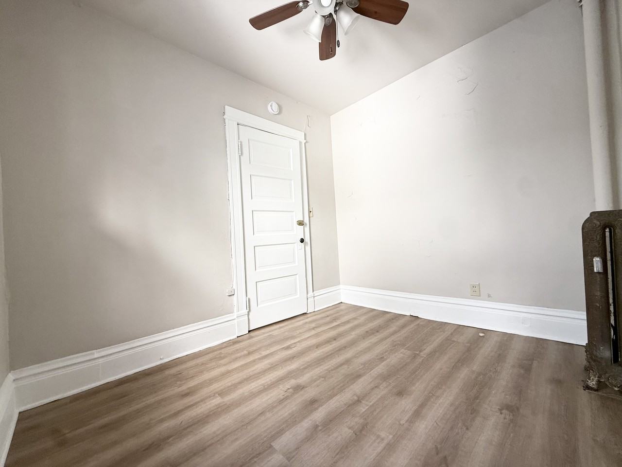 201 N Pinckney St #201-2 - Photo 4 of 13