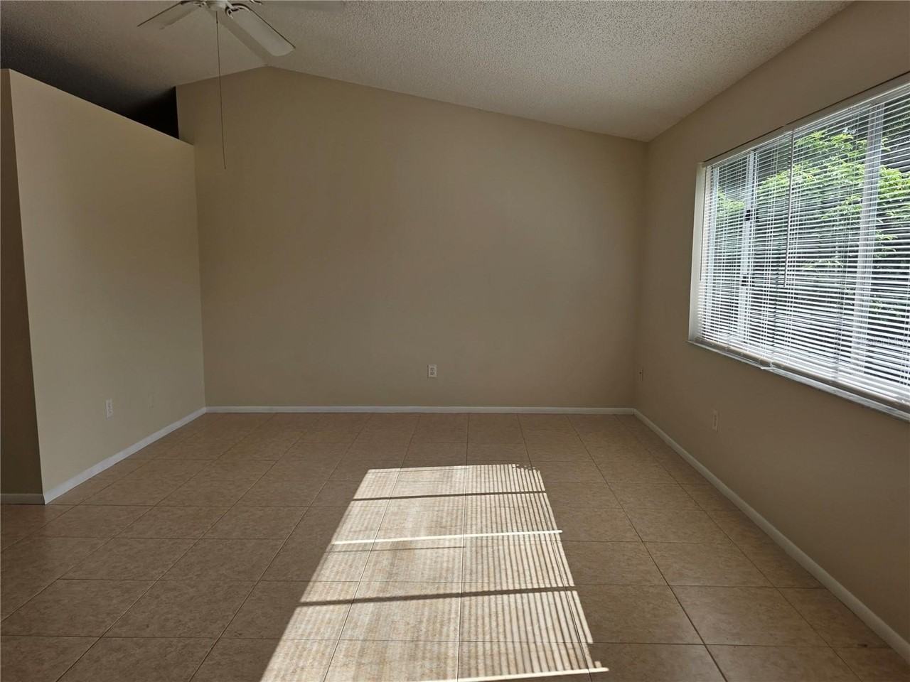 8507 Caladesi Island Dr - Photo 4 of 25