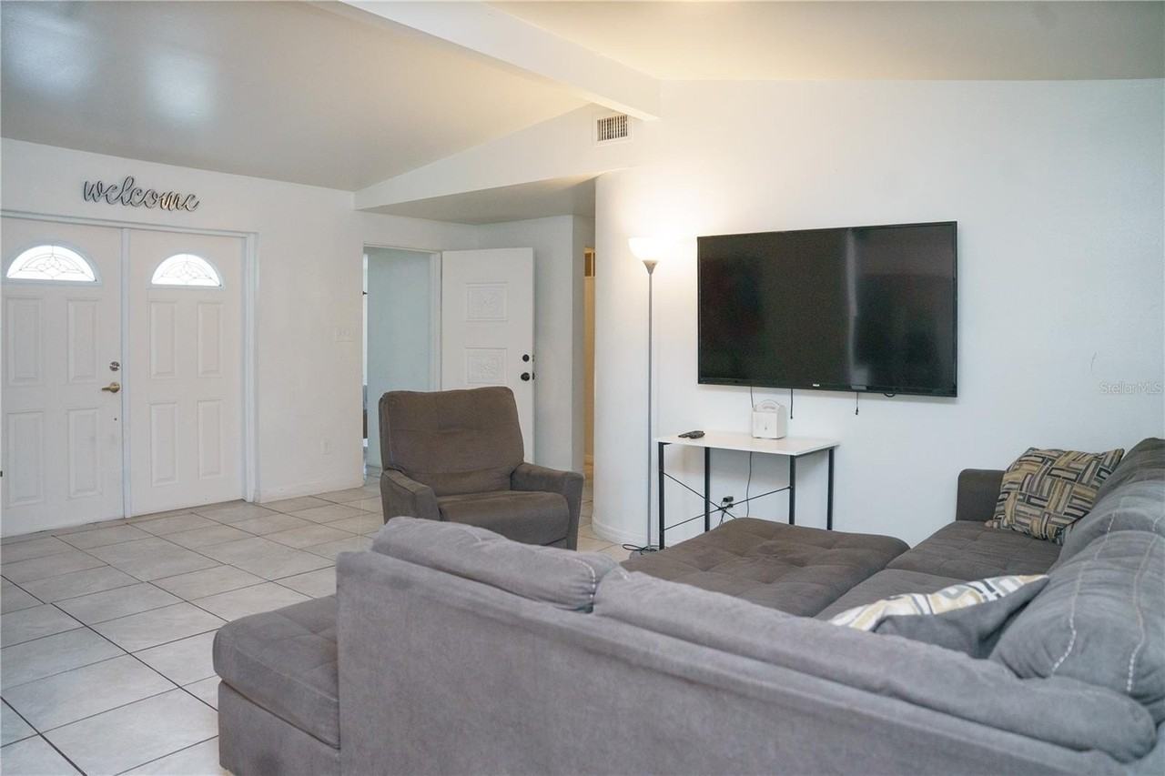 2804 N 33rd St - Photo 6 of 39