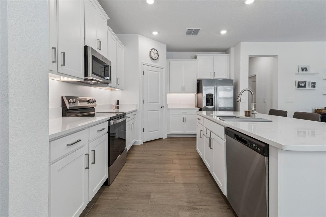 31735 Griffin Sands Ln - Photo 2 of 40