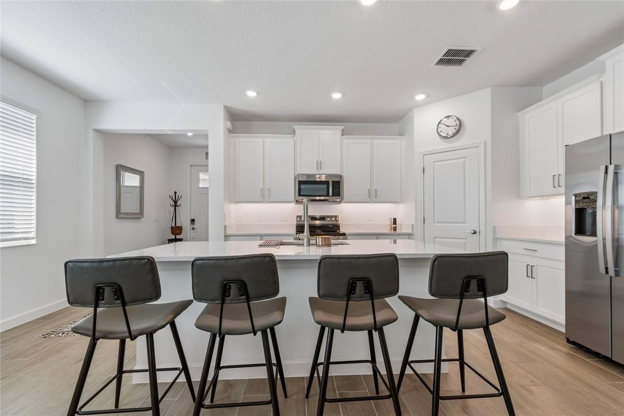 31735 Griffin Sands Ln - Photo 4 of 40