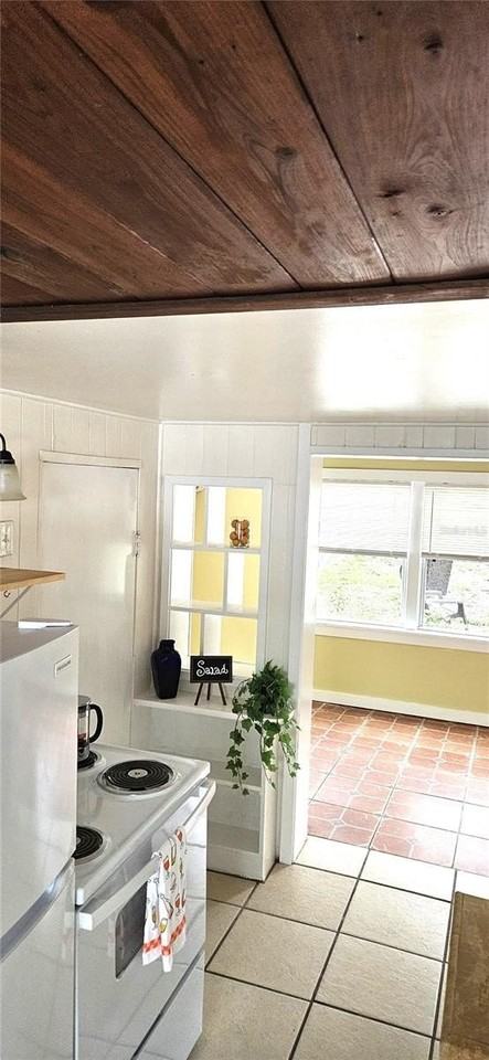 2417 3rd Ave N #2 - Photo 5 of 9