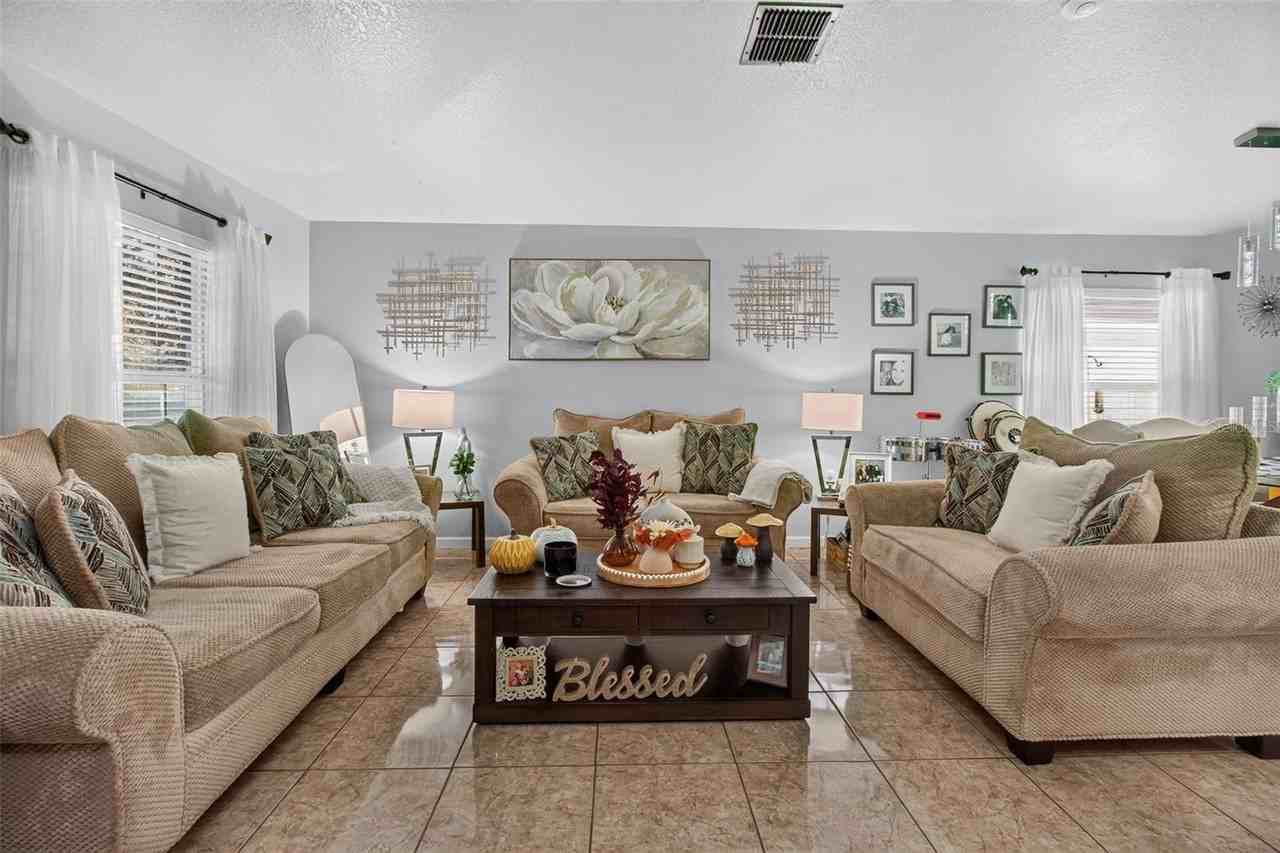 1234 Hill Flower Dr - Photo 6 of 50