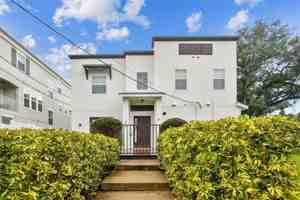 featured image of 403 S Melville Ave