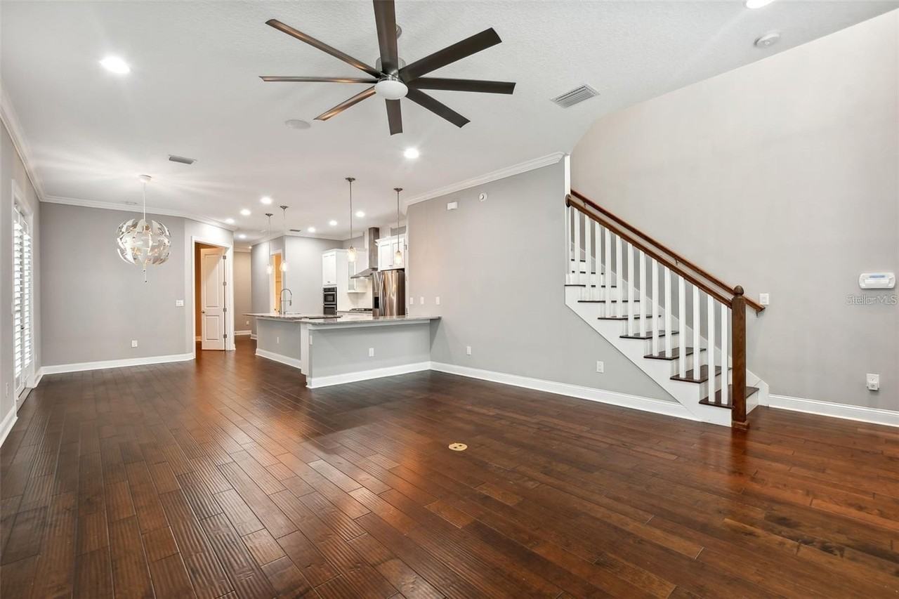 403 S Melville Ave - Photo 4 of 31