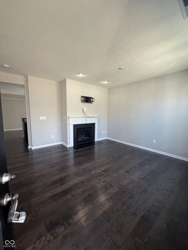 9681 Angelica Dr - Photo 7 of 44