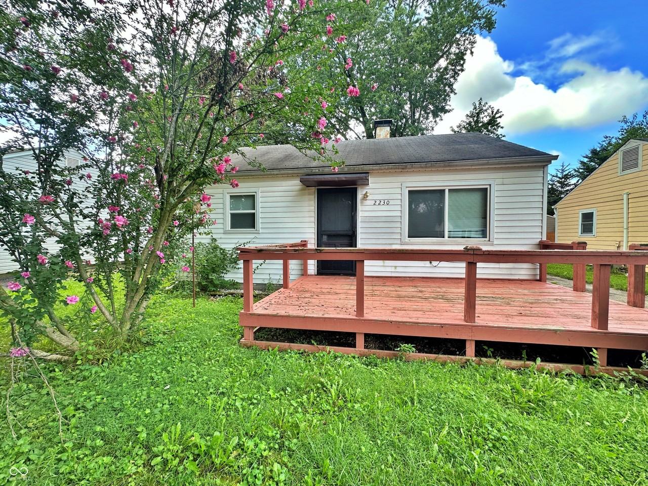 2230 N Goodlet Ave - Photo 2 of 15