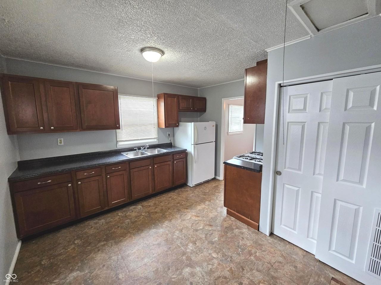 2230 N Goodlet Ave - Photo 6 of 15
