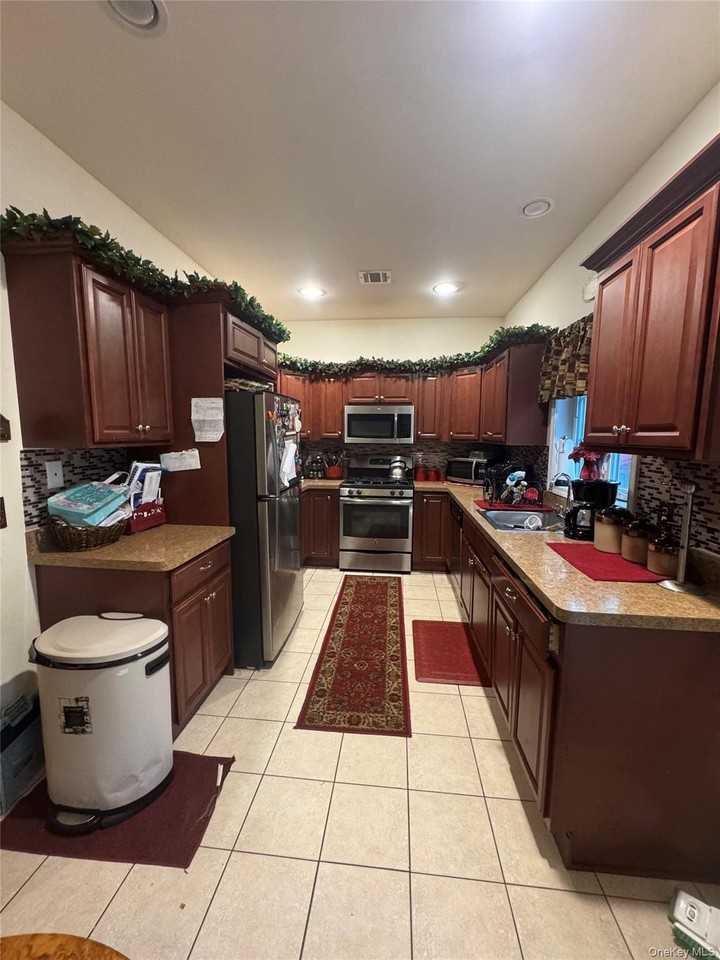 28 Hidden Creek Blvd - Photo 5 of 11