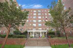 featured image of 10524 63rd Dr #2P