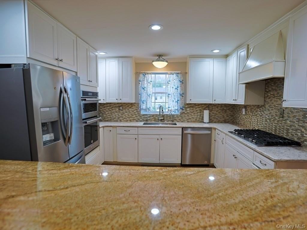68 Weaver St - Photo 2 of 43