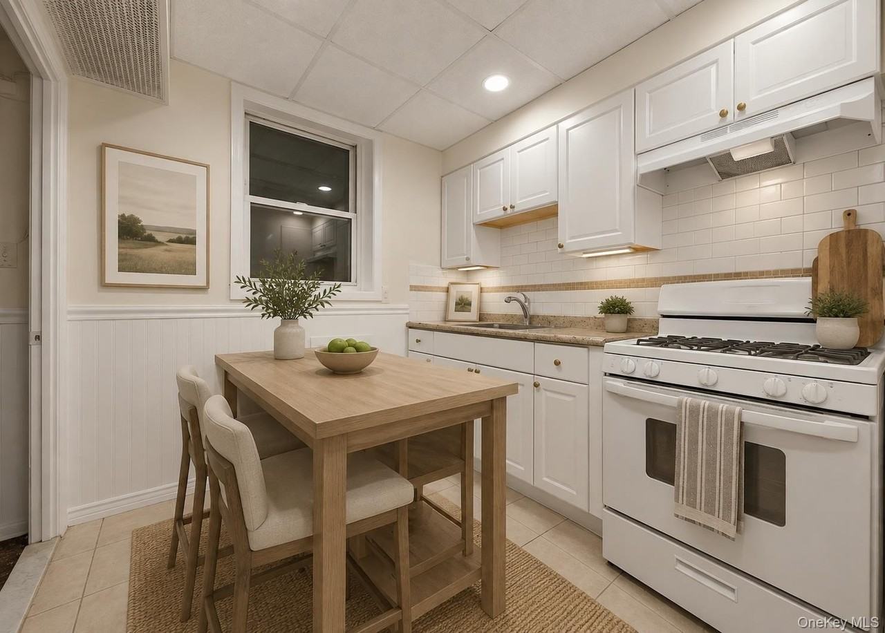 5942 164th St #1 - Photo 5 of 12