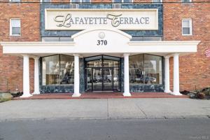 featured image of 370 W Broadway #5C