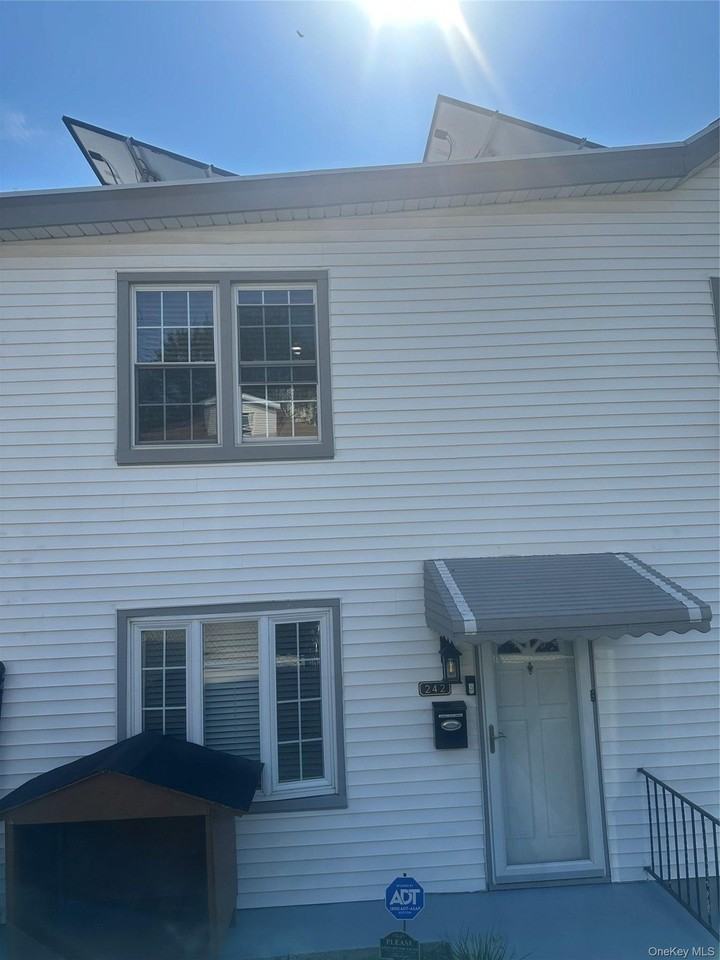 242 Sommerville Pl - Photo 2 of 21