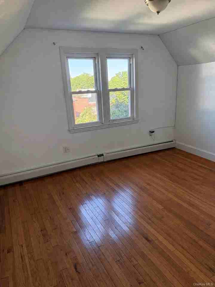 1337 Ellison Ave #2 - Photo 5 of 9