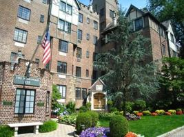 featured image of 155 Garth Rd #1D