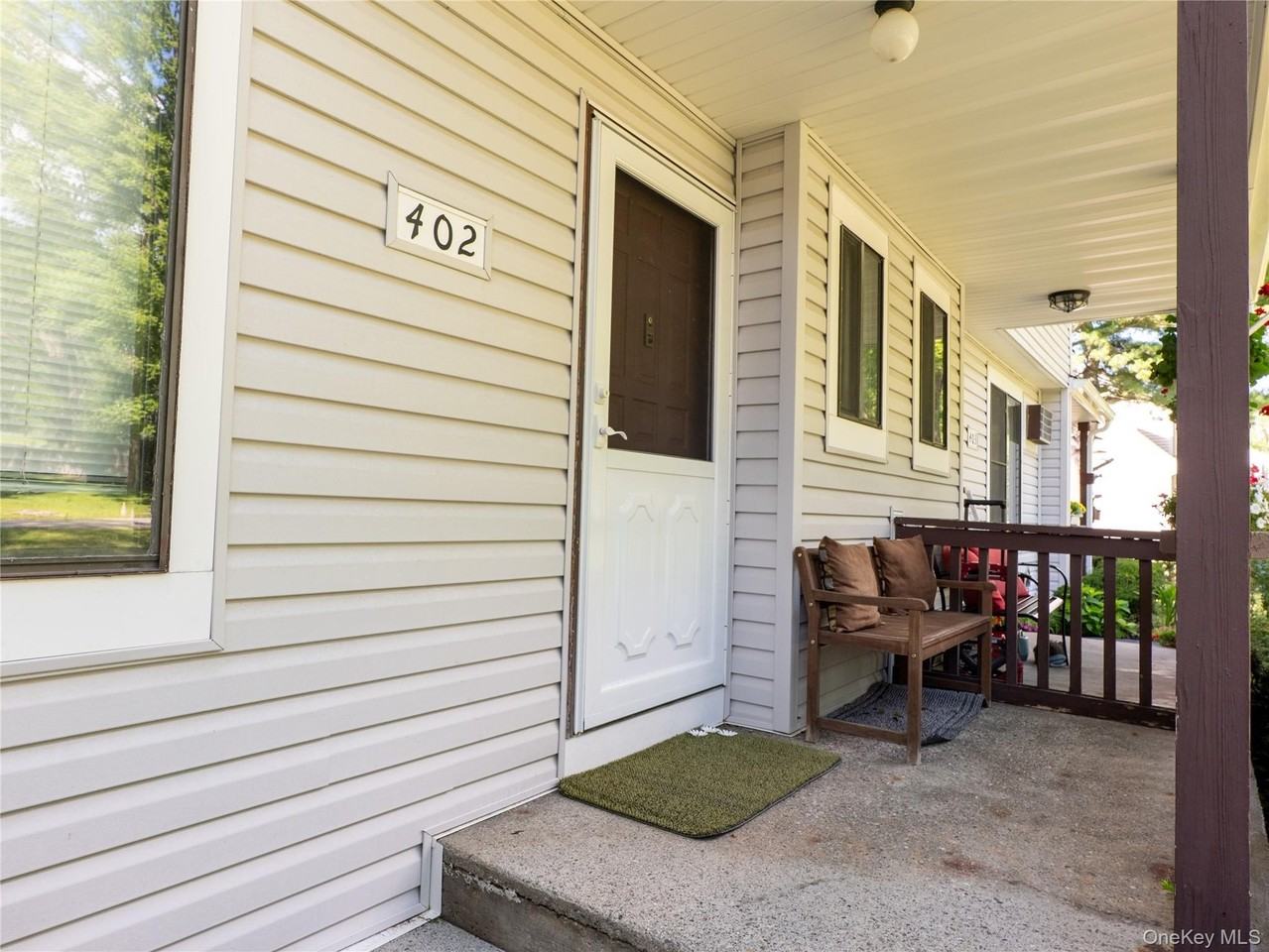 402 Mountain Laurel Dr - Photo 4 of 18