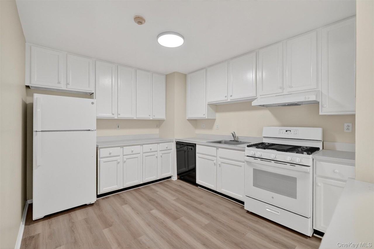 10 Chestnut St #A202 - Photo 6 of 30