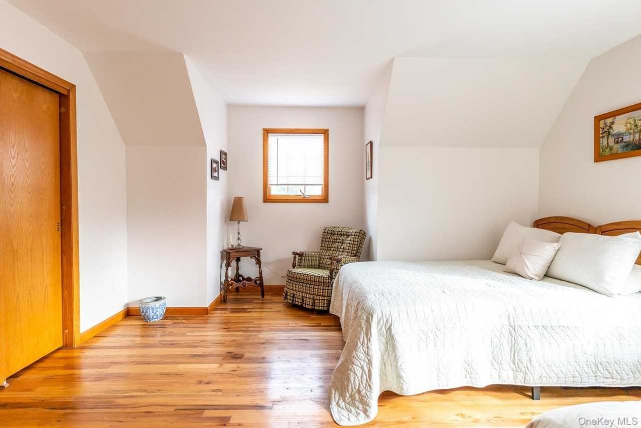 16 Roosevelt Blvd - Photo 4 of 19