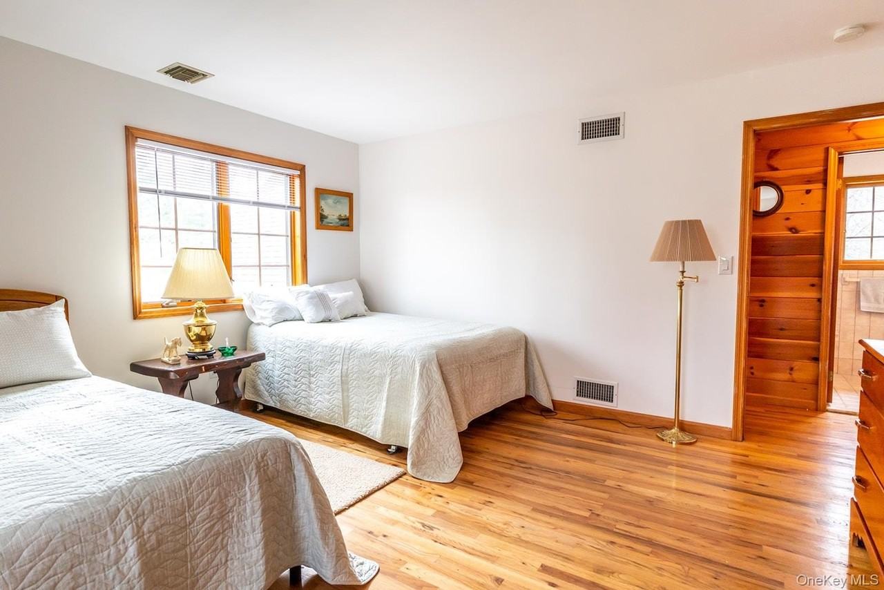 16 Roosevelt Blvd - Photo 5 of 19