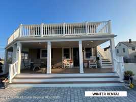 featured image of 17 Sampson Ave #LOWER