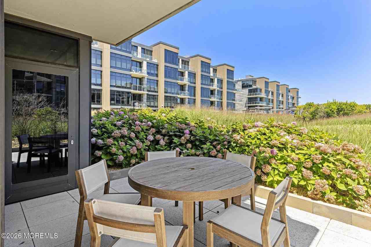30 Melrose Ter #216