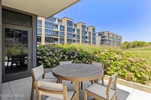 featured image of 30 Melrose Ter #216