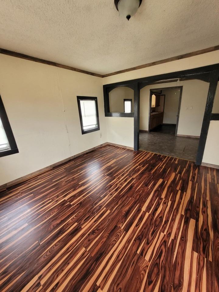 309 W Chestnut Ave #1 - Photo 3 of 9