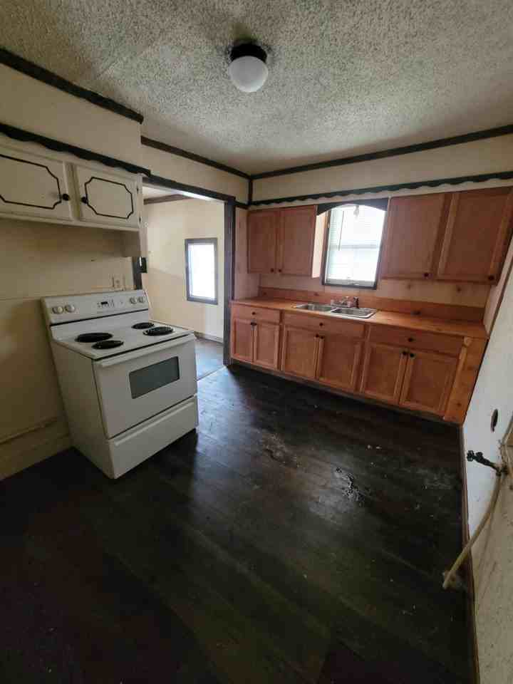 309 W Chestnut Ave #1 - Photo 5 of 9