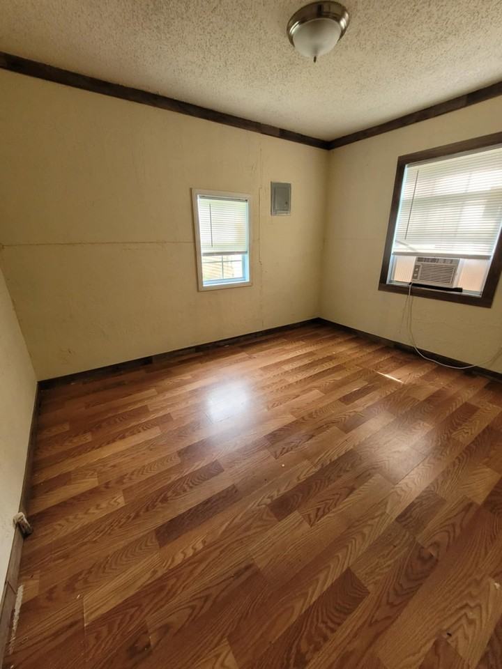 309 W Chestnut Ave #1 - Photo 7 of 9
