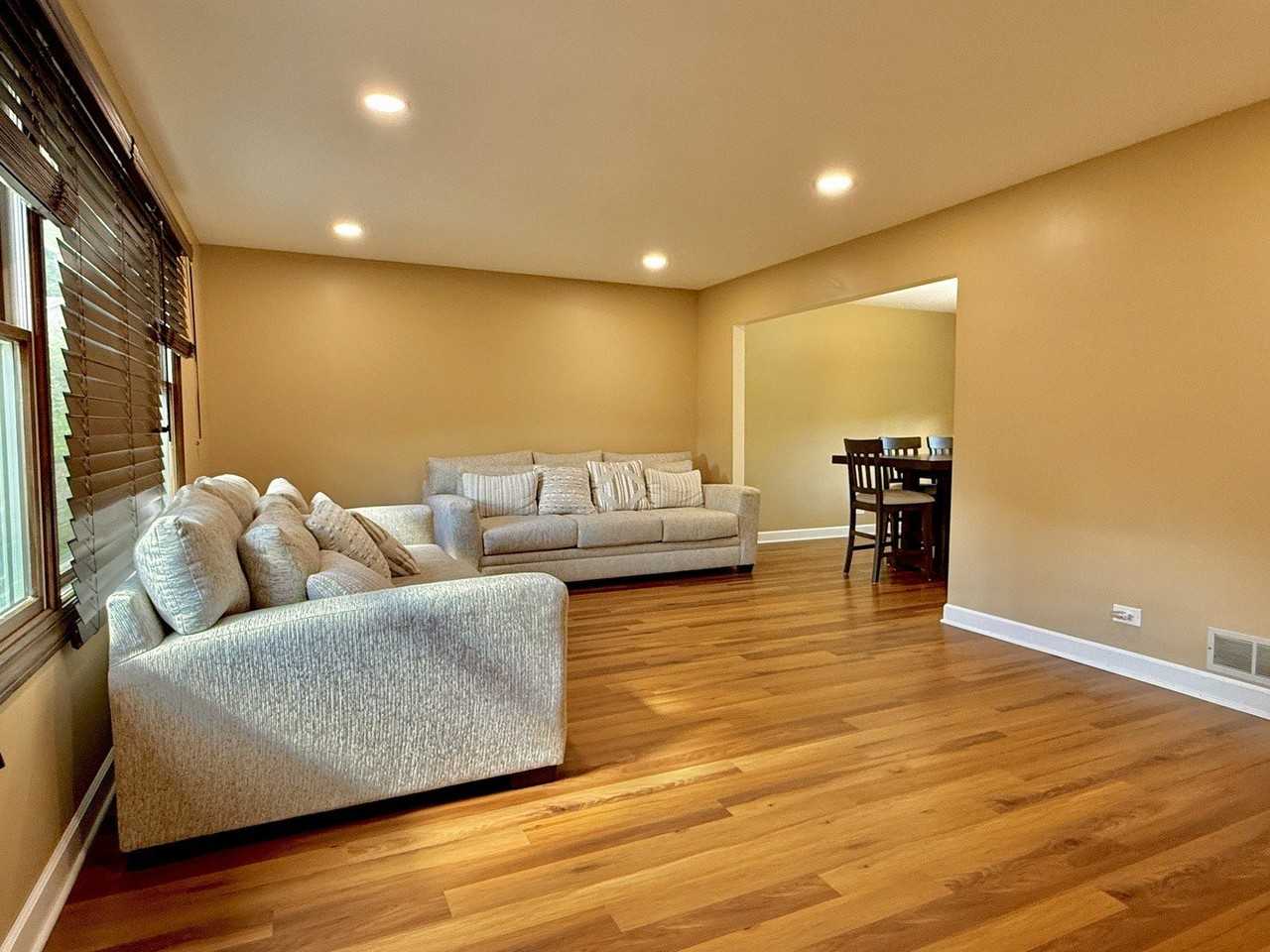 411 Sequoia Ct - Photo 2 of 12