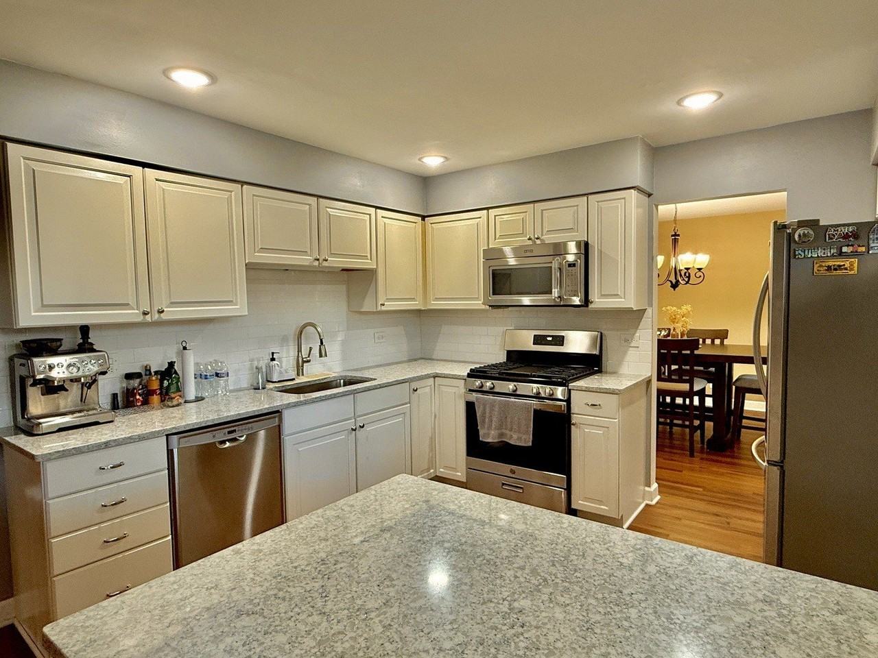 411 Sequoia Ct - Photo 3 of 12