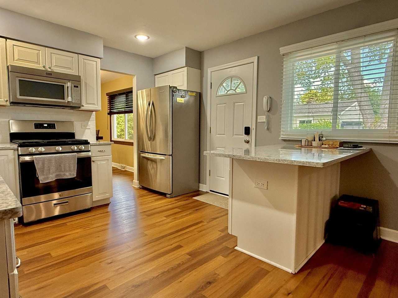 411 Sequoia Ct - Photo 4 of 12