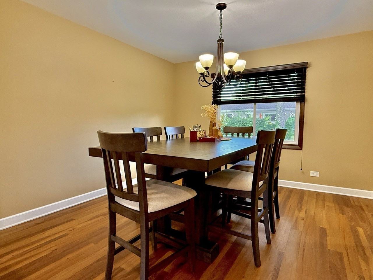 411 Sequoia Ct - Photo 5 of 12