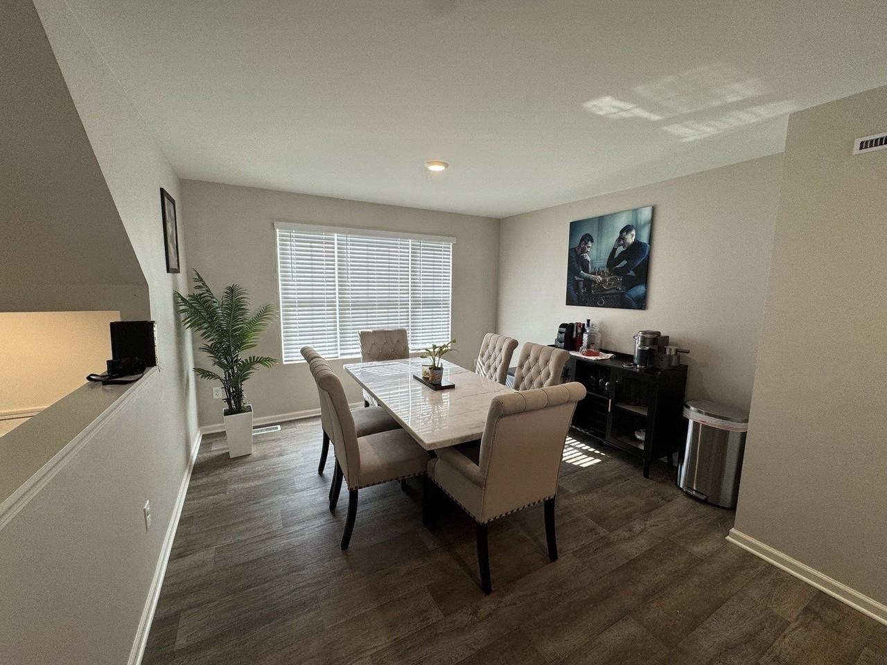 1039 Briar Glen Ct - Photo 3 of 16
