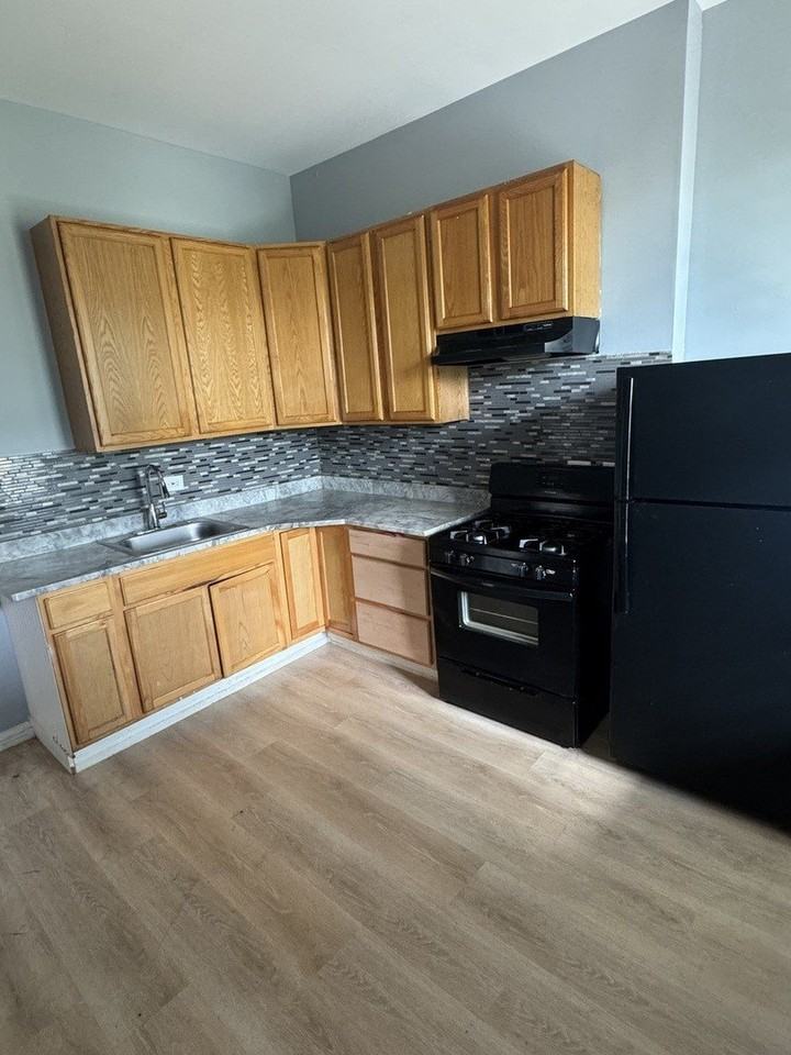 1643 S Trumbull Ave #2 - Photo 4 of 10