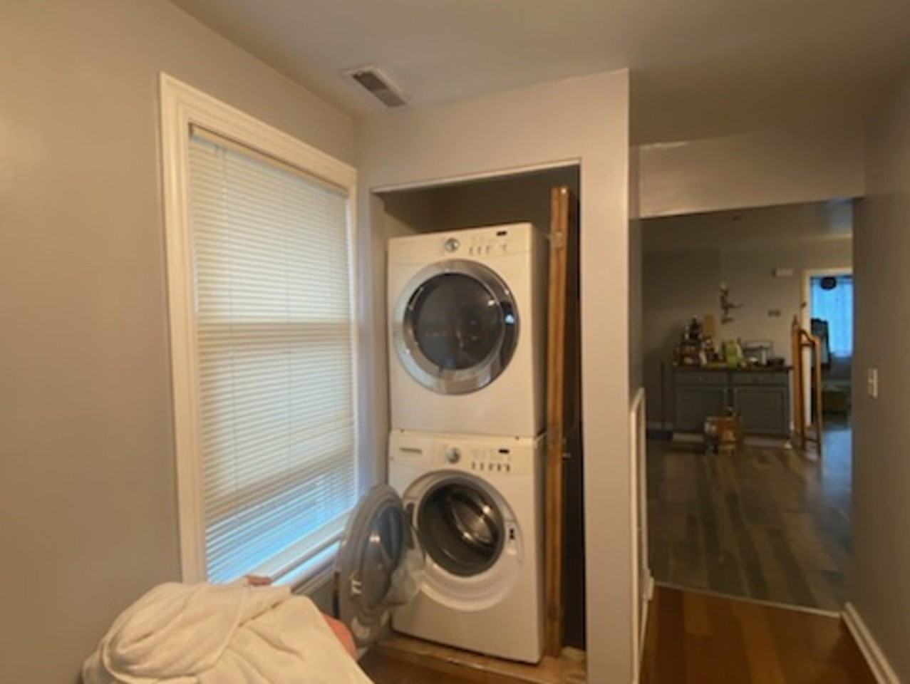 1729 W 16th St #2 - Photo 4 of 5