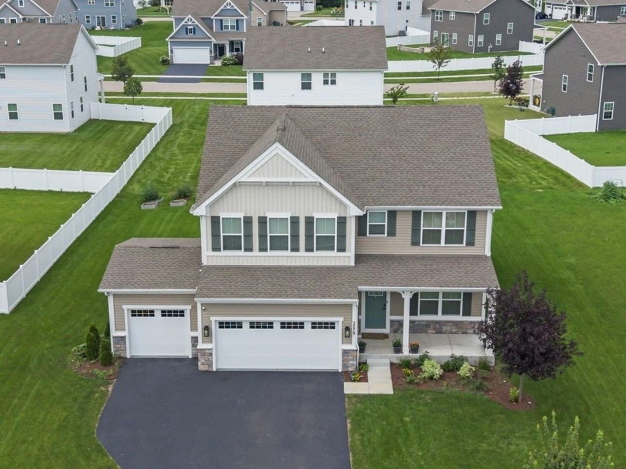 3079 Grande Trl - Photo 4 of 35