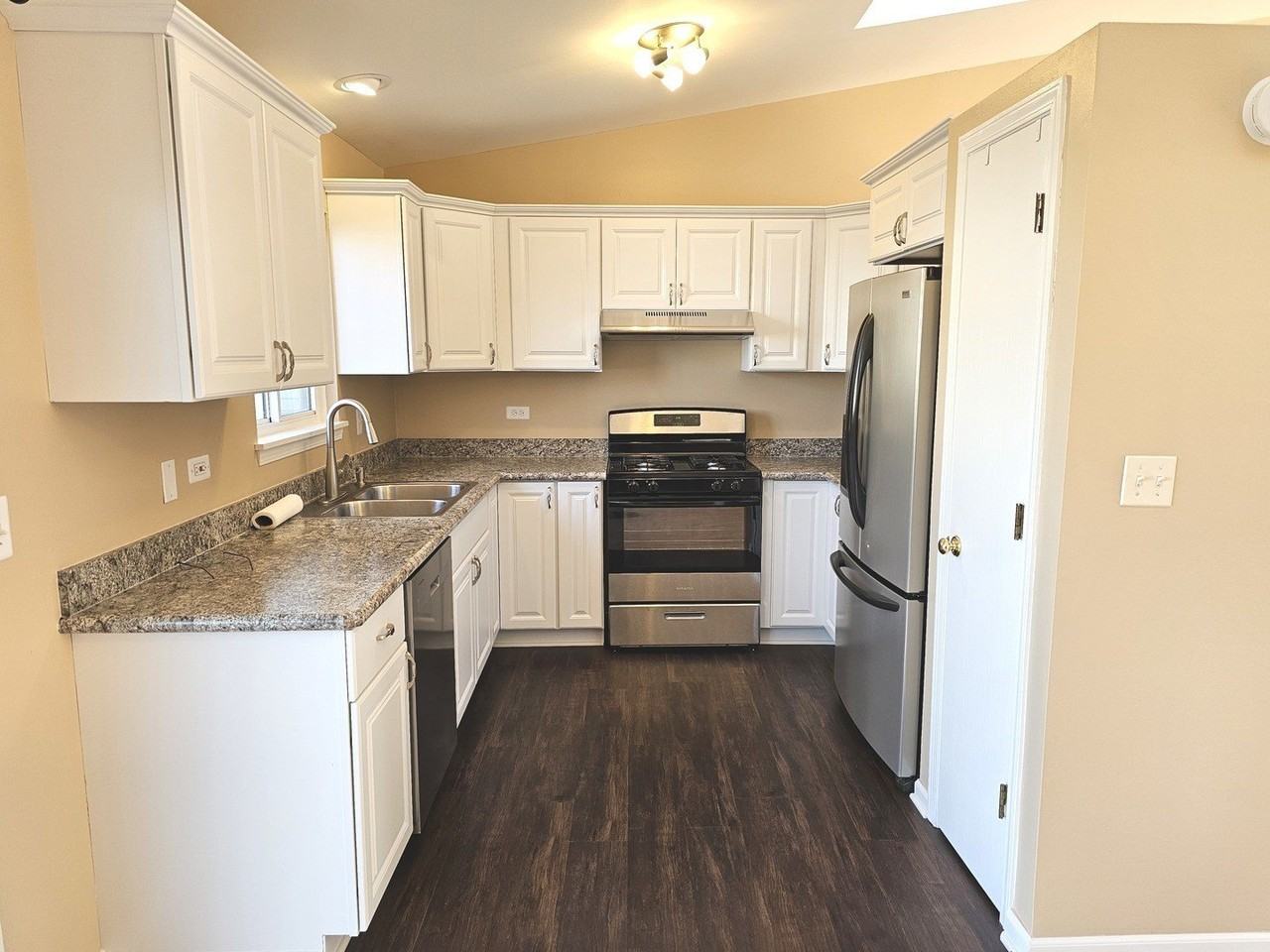 2315 Meadows Ln #2315 - Photo 7 of 25