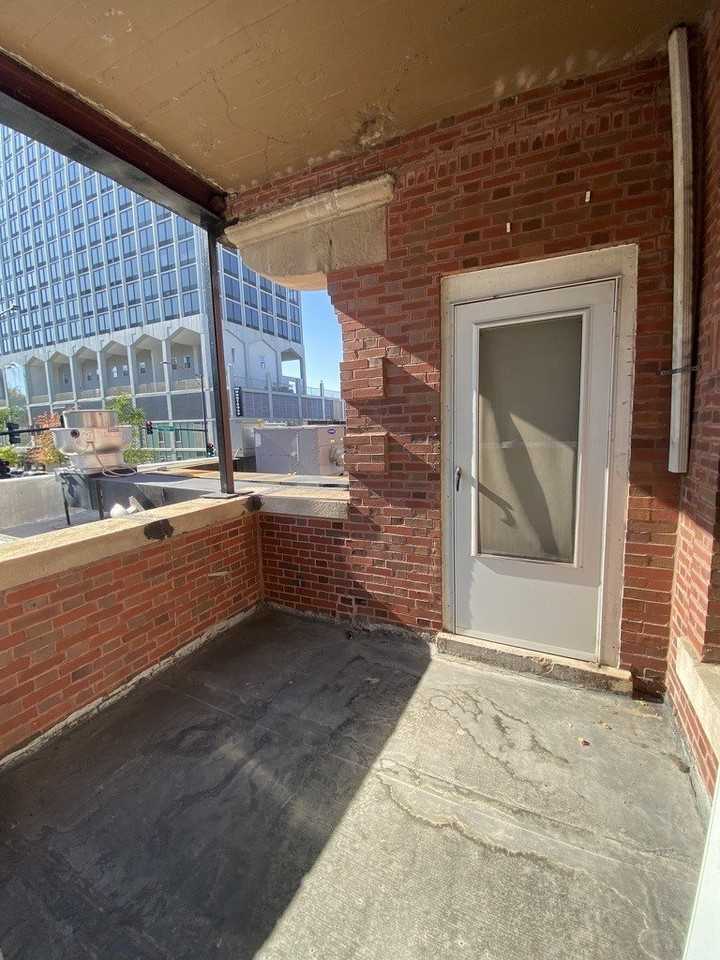 856 W Montrose Ave #2A - Photo 3 of 13
