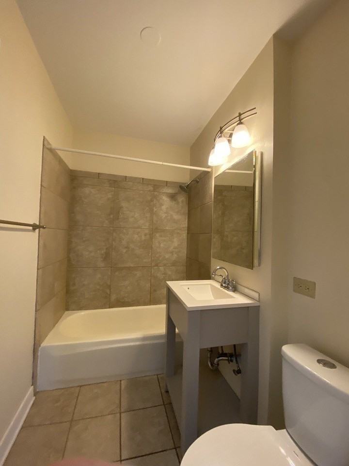 856 W Montrose Ave #2A - Photo 6 of 13